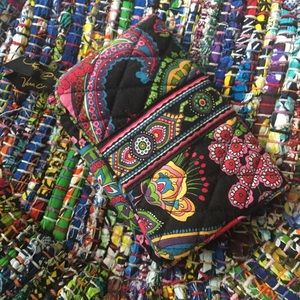 Vera Bradley Taxi Wallet Symphony in Hue